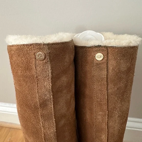 UGG Tall Kasen Boots! - Picture 6 of 10
